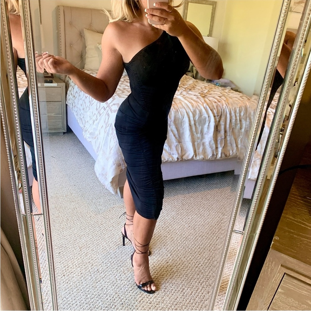 One Shoulder Black Body-con Dress 048